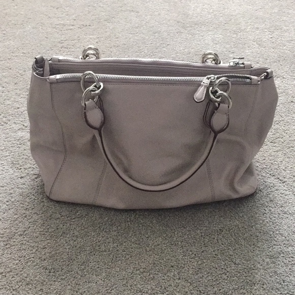 Never Used leather Coach tote w/detachable strap - Picture 2 of 8